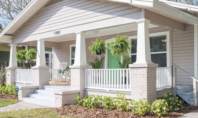 Dixieland House | Pet Friendly Estate: Sleeps 14 with Ocean and Lake Views