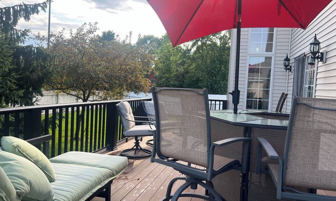 Saint Marys  Saint Joseph County House | 4,000+ sq. foot house on a quiet cul-de-sac about 15 minutes from ND campus!