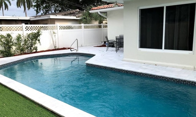 Pompano Beach House | Beach House with Salt-Heated Pool - 4 Min to Ocean
