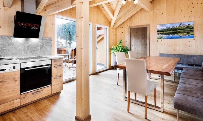 Russbach am Pass Gschuett Apartment | Family Suite PH at Dachsteinresort: Pet-Friendly Getaway