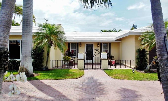 Boca Raton House | Private 4/3 Pool Home Steps from the Beach – Rated 10/10