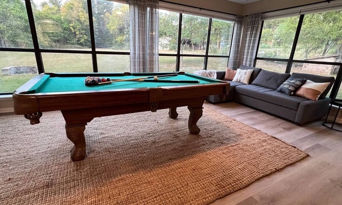 Tyler Other | Idyllic 4.5 Acre Retreat with Pool and Spa Access
