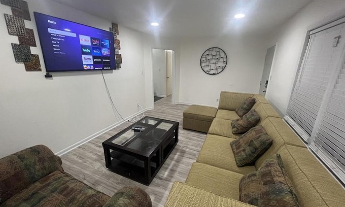 Fayetteville House | Spacious 4BD Suite with Full Kitchen, Balcony & Pet-Friendly