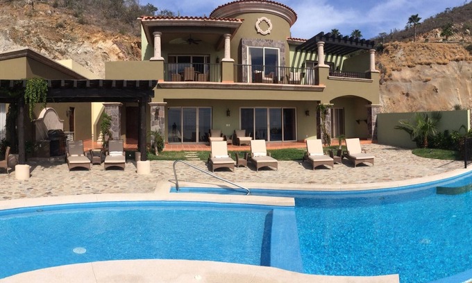 Paraiso Escondido House | Inviting 4-Bedroom Villa at Montecristo Estates with Pool