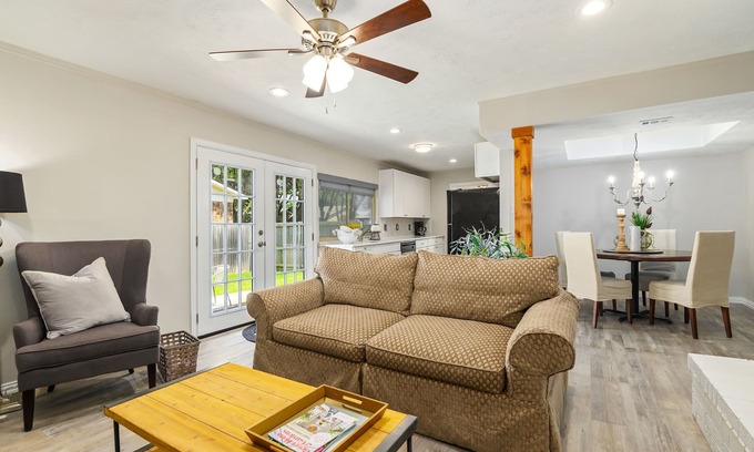 The Colony House | Family-Friendly Retreat with 4 Beds & Impressive Amenities