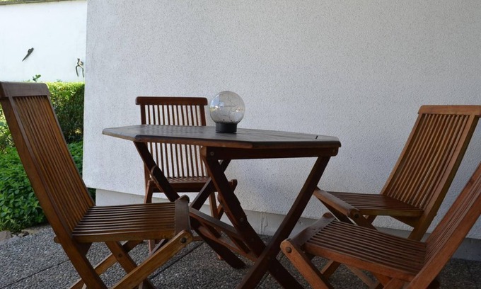 Leiwen Bed & Breakfast | Relaxing 4-Bed Apartment Müller-Thurgau - Guesthouse Jostock