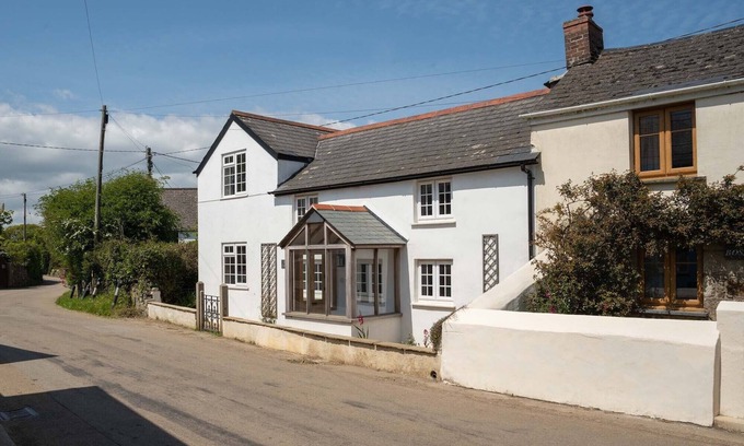 Newtown-in-St-Martin House | Welcoming Cottage Retreat with Garden on the Lizard
