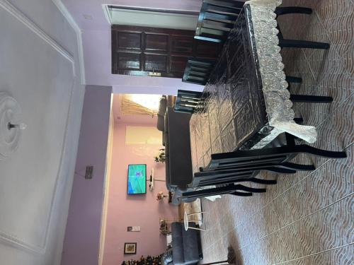 Harare House | 4 Bed Gated House-Sleeps 8-Private Parking