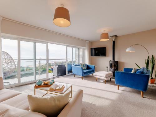 Aberdovey House | Family-Friendly 4 Bed Retreat in Scenic Aberdovey