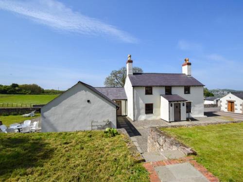 Llandudno Junction House | Comfortable 4-Bed Retreat in Conwy with Great Amenities