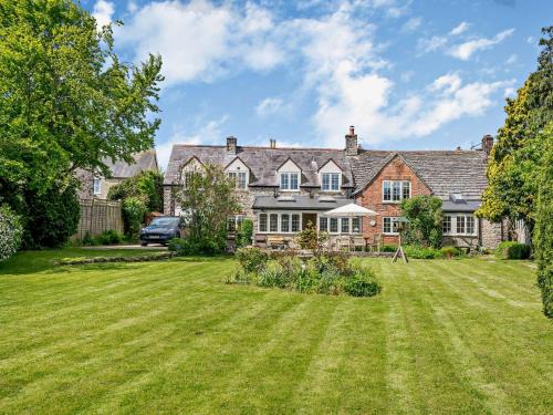 Corfe House | Family-Friendly 4 Bed Retreat in Isle of Purbeck