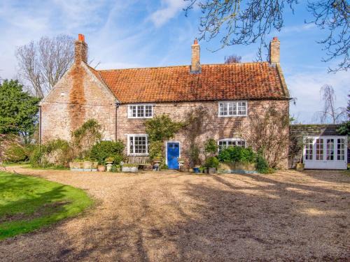 Runcton Holme House | Family-Friendly Retreat with 4 Beds in Kings Lynn