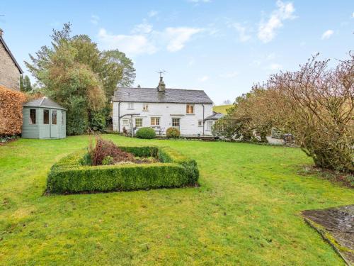 Ambleside House | Family-Friendly 4 Bed Stay in Near and Far Sawrey