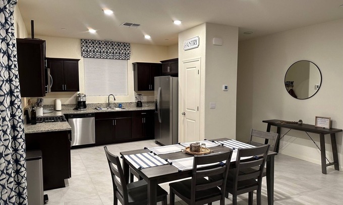 Merced House | Modern 4-Bed Retreat in North Merced Near UC and Hospitals