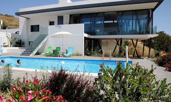 Deftera Villa | Family Villa with Private Pool and Ocean Views Near Nicosia
