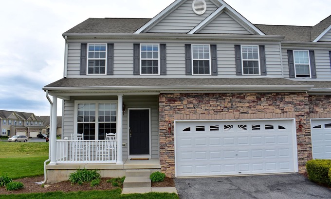Lewes House | Perfect 4 Bed Townhome in Lewes/Rehoboth with Pool Access