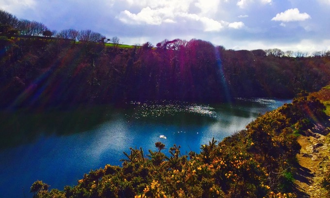 Saundersfoot House | Beautiful 4-Bed Retreat with Ocean Views and Family Comfort