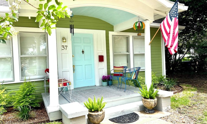 Natchez House | Historic 4-Bedroom Bungalow in Charming Natchez