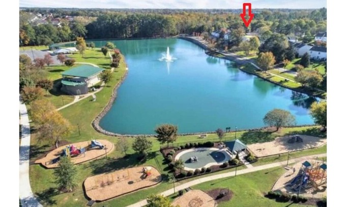 Pineville House | Inviting 4 Bedroom Retreat Near Carowinds with Lake Views