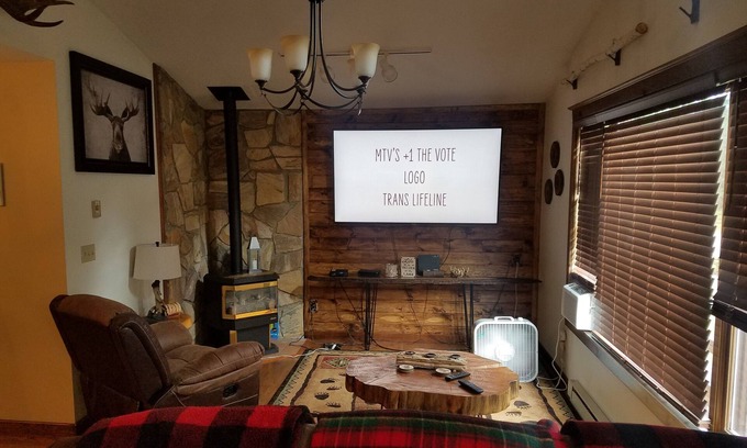 Old Forge House | Guest Rated 10/10: 4-Bedroom Camp in Old Forge