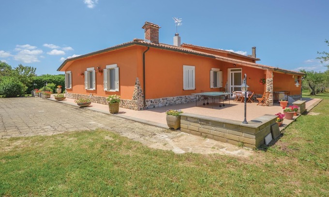 Canale Monterano House | 4 bedroom accommodation in Canale Monterano -RM-