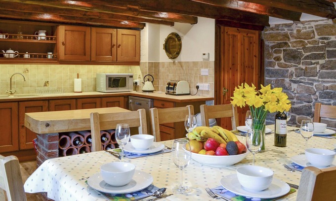 Berwick-upon-Tweed Cottage | 4-Bedroom Oceanfront Accommodation in Holy Island