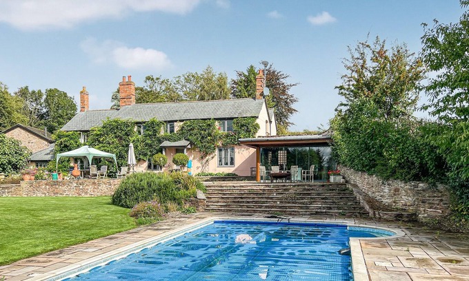 Kingston St Mary Cottage | 4 bedroom accommodation in Cheddon Fitzpaine, near Taunton