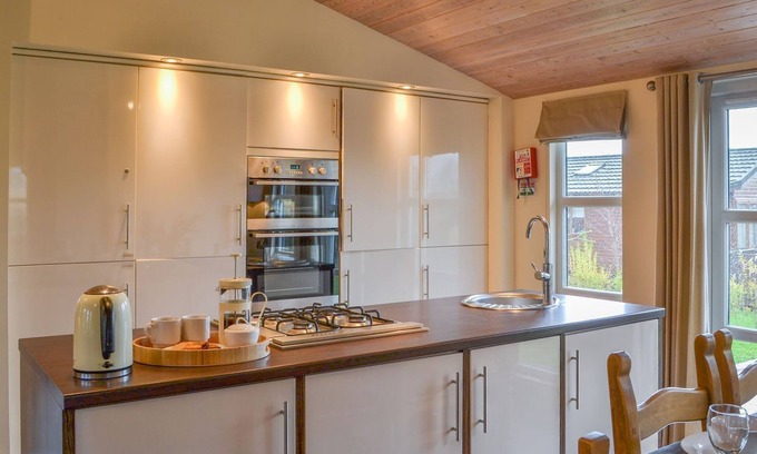 Newton on Derwent Cottage | Family-Friendly 4 Bedroom Retreat near York with Spa Access