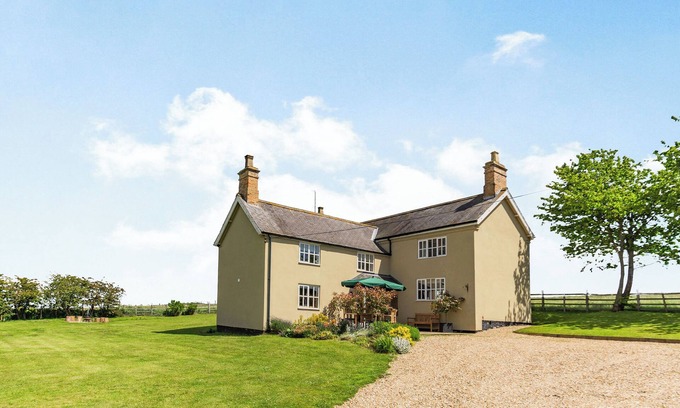 Stainton le Vale Cottage | Pet-Friendly 4 Bedroom Retreat in Great Limber