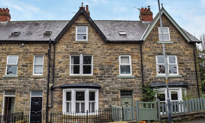 Briggswath Cottage | Family-Friendly 4 Bedroom Retreat in Sleights, Near Whitby