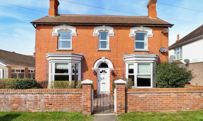 Sutton-on-Sea Cottage | Family-Friendly 4-Bedroom Retreat in Sutton-on-Sea