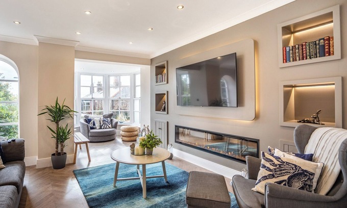 Tynemouth Cottage | Discover a 4-Bedroom Getaway in Tynemouth with Ocean Views