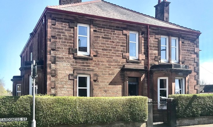 Dumfries Cottage | Ideal Base to Explore a Beautiful Town and Scenic Countryside
