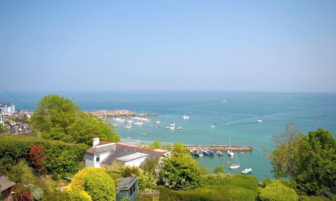 New Quay Cottage | Spacious 4 Bedroom Retreat in Scenic New Quay