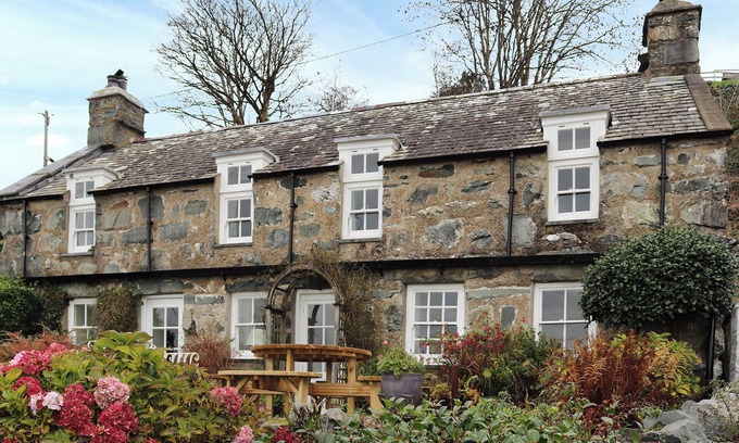 Harlech Cottage | 4 bedroom accommodation in Harlech