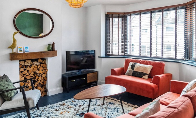 Margate Cottage | Discover a Stylish Holiday Home with Oceanfront Views in Margate