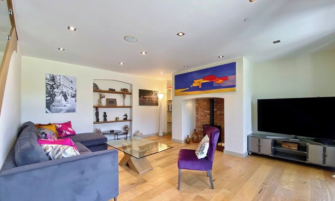 Dulcote Cottage | Ideal 4-Bedroom Retreat in Wells with Pool & Breakfast