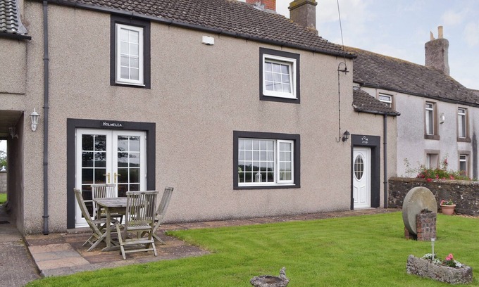 Beckfoot Cottage | Cozy 4-Bedroom Getaway in Newtown with Ocean Views