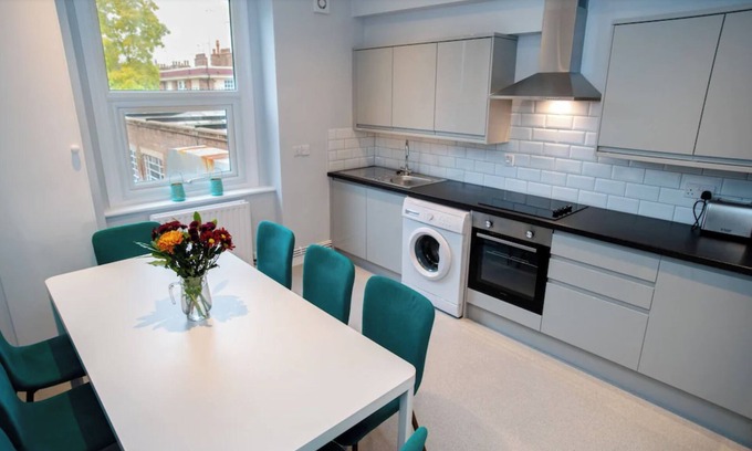 Angel Apartment | 4 Bedroom Apartment with Living Room and 3 Levelsn