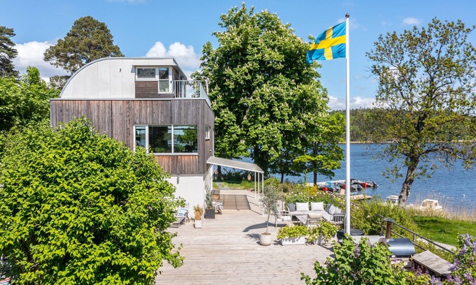 Tyktorp Villa | Exceptional 4 Bedroom Archipelago Retreat with Spa & Breakfast