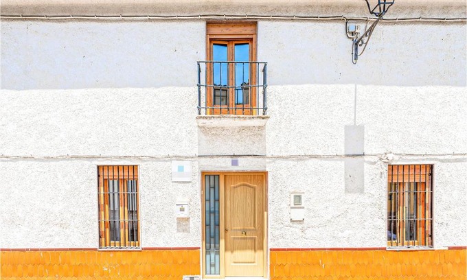 Zafarraya House | Family-Friendly 4 Bedroom Home in Beautiful Zafarraya