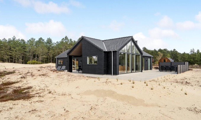 Sønderstrand House | Ideal 4 Bedroom Getaway in Beautiful Rømø with Spa Access
