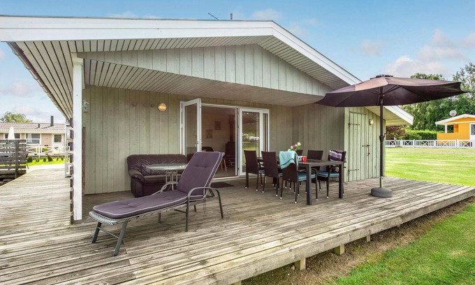 Østerskov House | Sea View Wooden Cottage Ideal for Sport Fishing Retreat