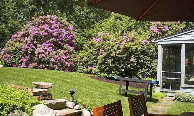 Madison House | Inviting 4 Bedroom Colonial with Pool in South Madison CT