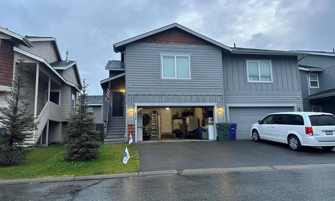 Northeast Anchorage Condo | 4-bedroom condo in peaceful Anchorage with WiFi