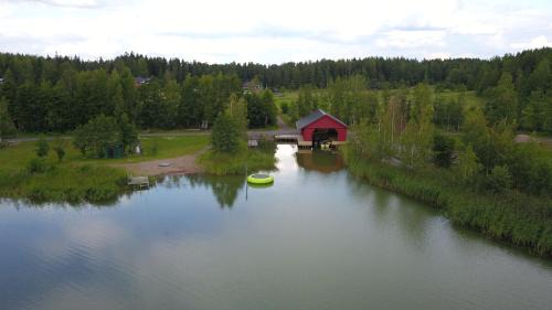 Naantali Ski Chalet | Family-Friendly 4-Bedroom Cottage with Pet Access