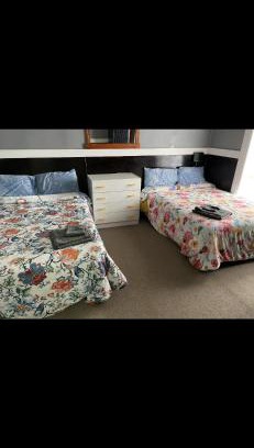 Piccadilly House | Cozy 3-Bedroom Cottage with Fireplace for Family Getaways