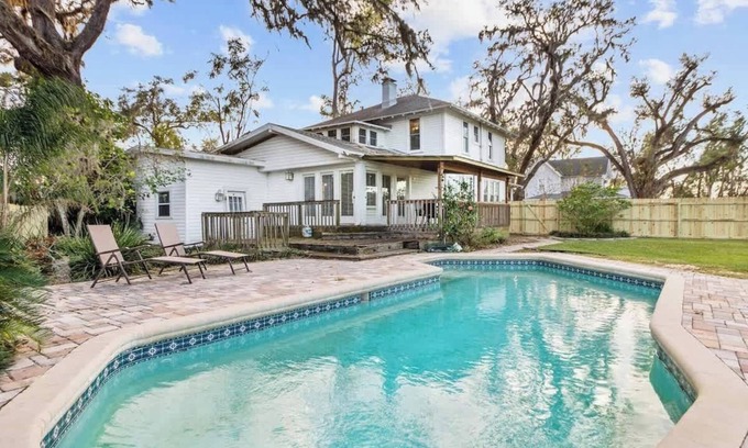 Dade City House | 4 Bedroom Historic House, Pool, Downtown Dade City