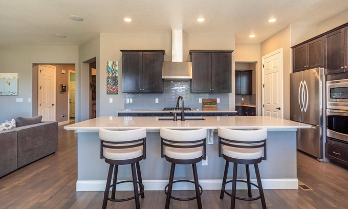 Broomfield House | 4 Bedroom home in Broomfield with Rocky Mountain Views!