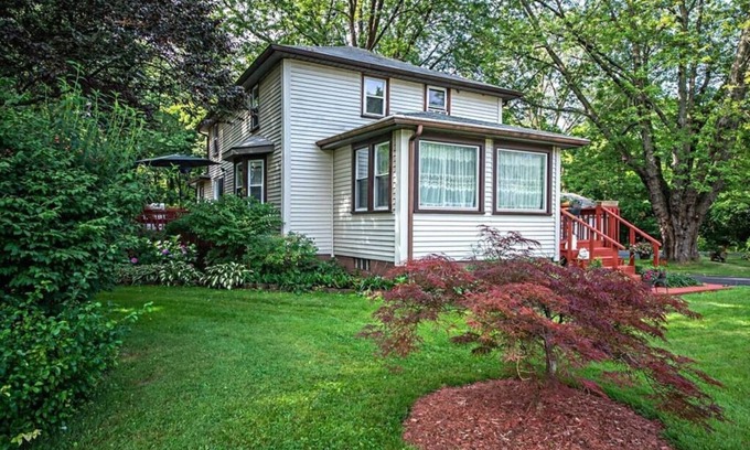 Sawyer House | Ideal 4 Bedroom Retreat by Warren Dunes State Park
